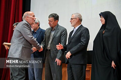 گزارش خبر تلویزیون از تجلیل موکب‌داران و خادمان اربعین ۱۴۰۴